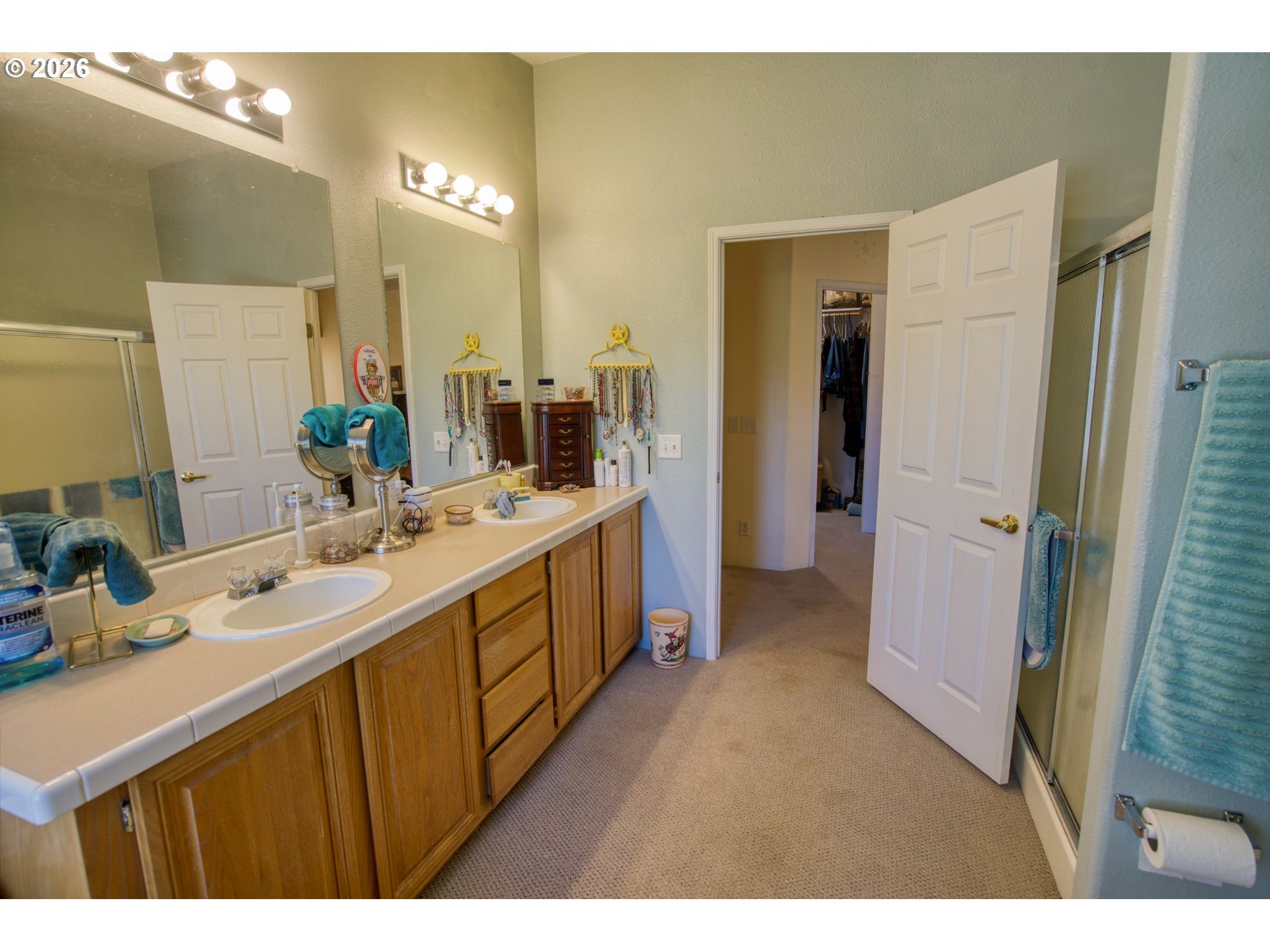 179 Box Canyon Road Goldendale, WA 98620 - Photo 31 of 48 Owner's Suite Bathroom