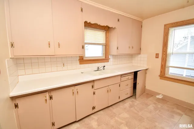 $162,000 | 1005 Peoria Street, Washington, IL 61571