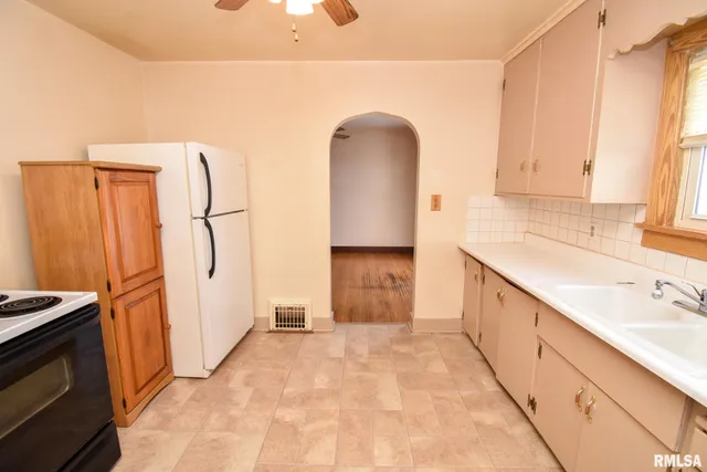 $162,000 | 1005 Peoria Street, Washington, IL 61571