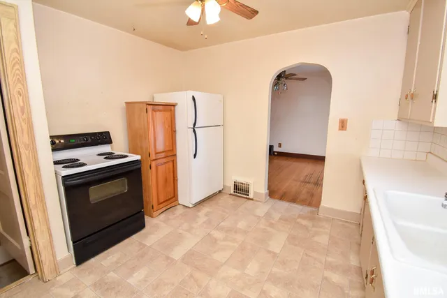 $162,000 | 1005 Peoria Street, Washington, IL 61571