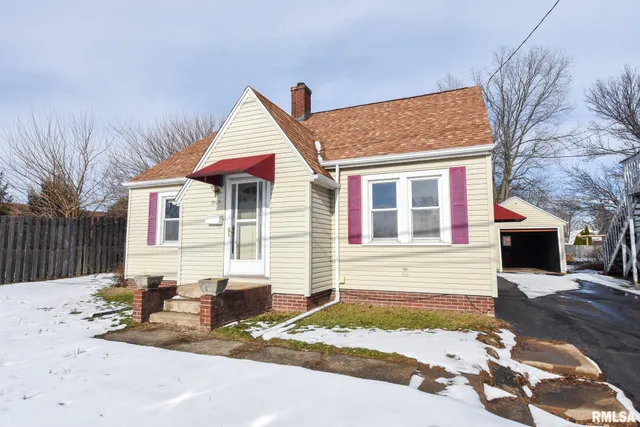 $162,000 | 1005 Peoria Street, Washington, IL 61571