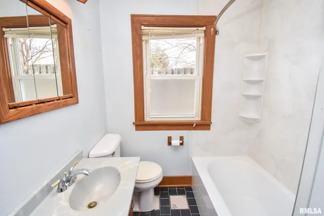 $162,000 | 1005 Peoria Street, Washington, IL 61571