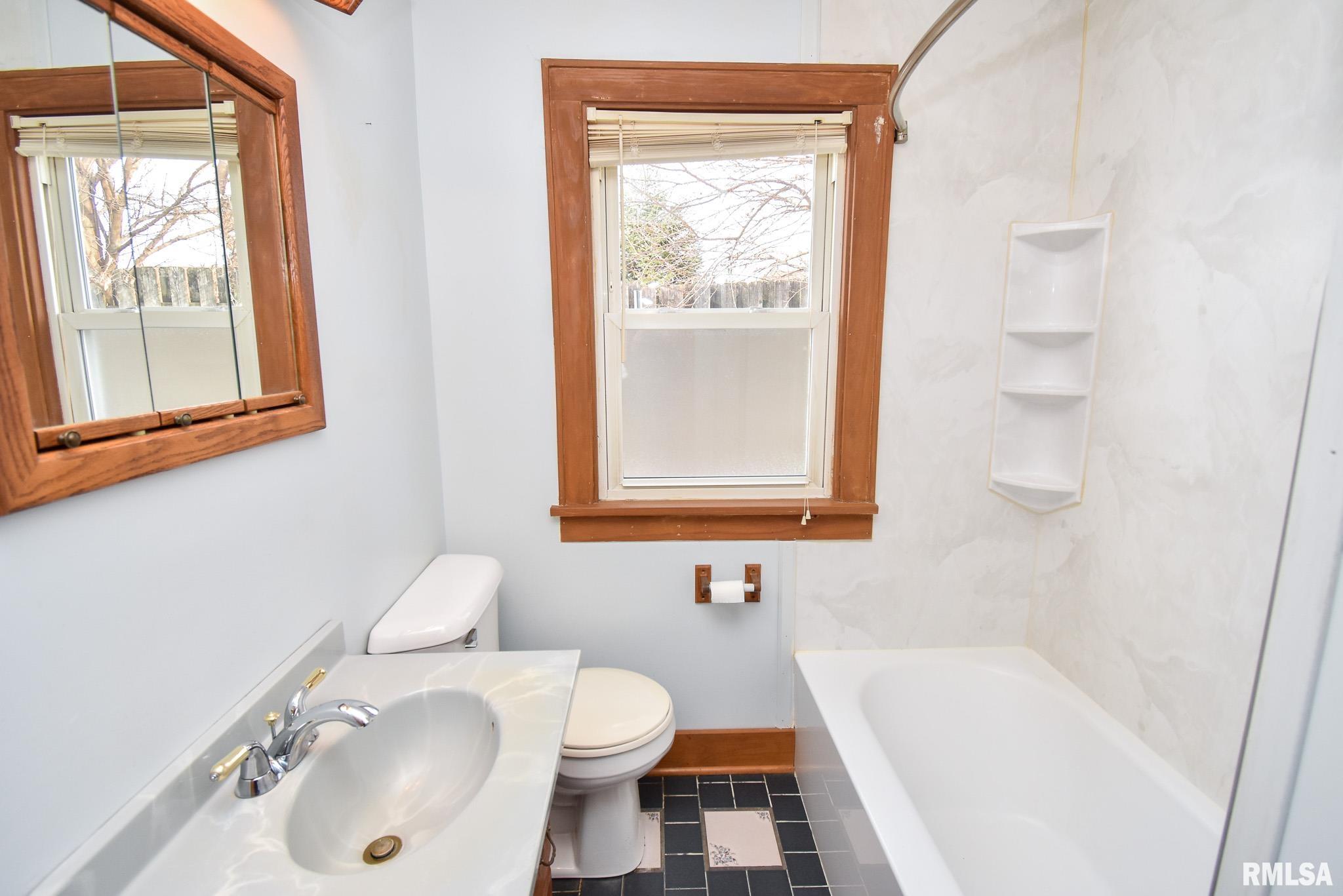 1005 Peoria Street Washington, IL 61571 - Photo 27 of 40