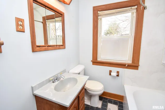 $162,000 | 1005 Peoria Street, Washington, IL 61571