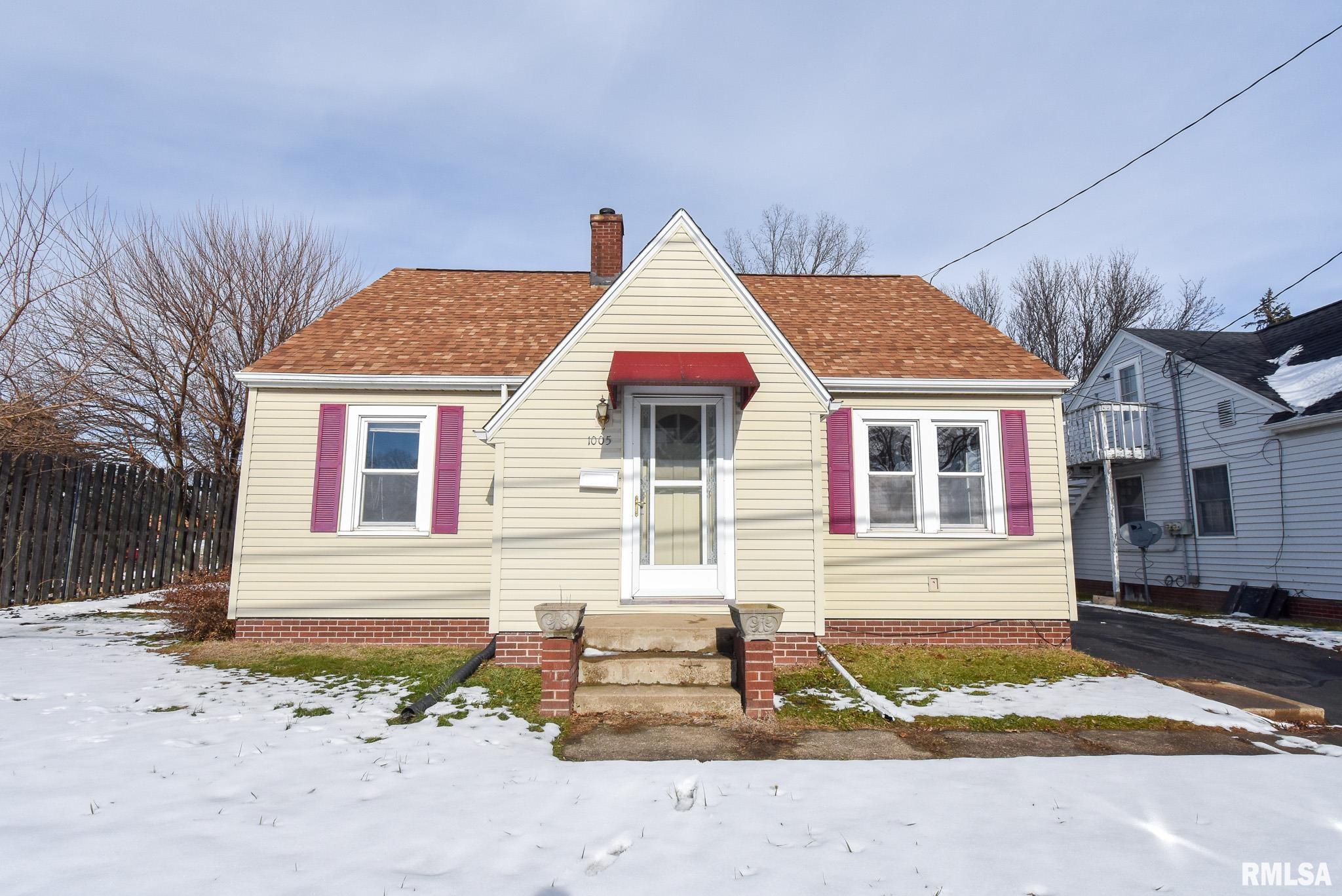 1005 Peoria Street Washington, IL 61571 - Photo 3 of 40