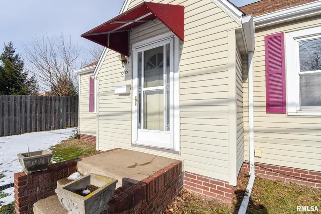 $162,000 | 1005 Peoria Street, Washington, IL 61571
