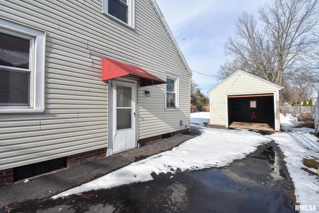 $162,000 | 1005 Peoria Street, Washington, IL 61571