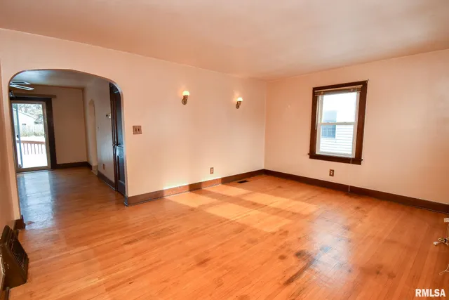 $162,000 | 1005 Peoria Street, Washington, IL 61571