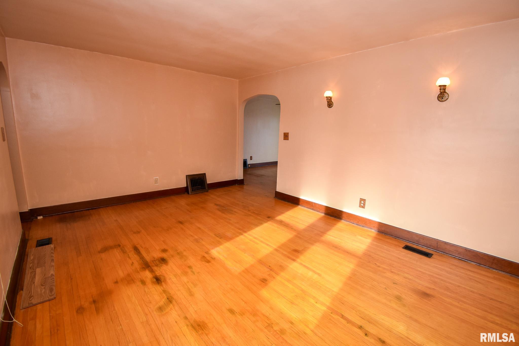 1005 Peoria Street Washington, IL 61571 - Photo 7 of 40