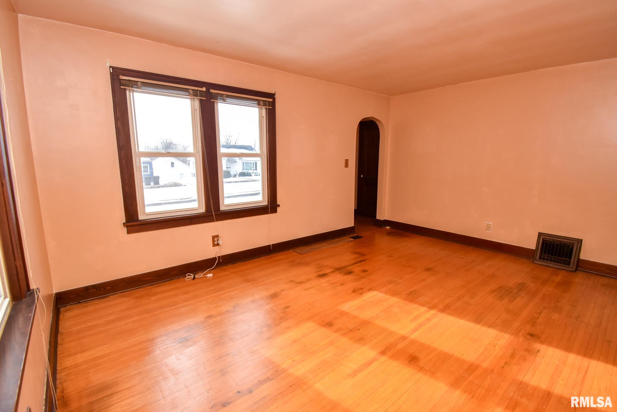 1005 Peoria Street Washington, IL 61571 - Photo 8 of 40