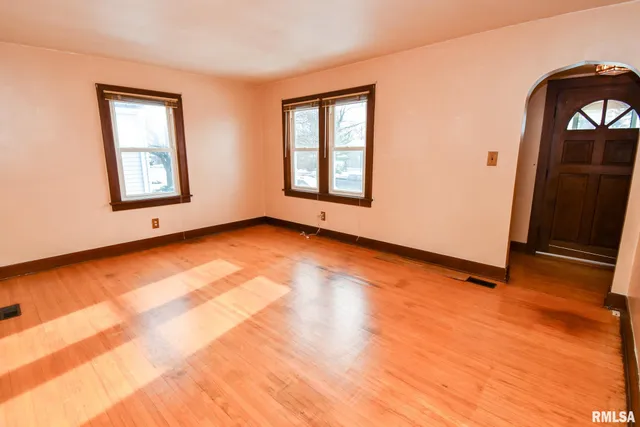 $162,000 | 1005 Peoria Street, Washington, IL 61571