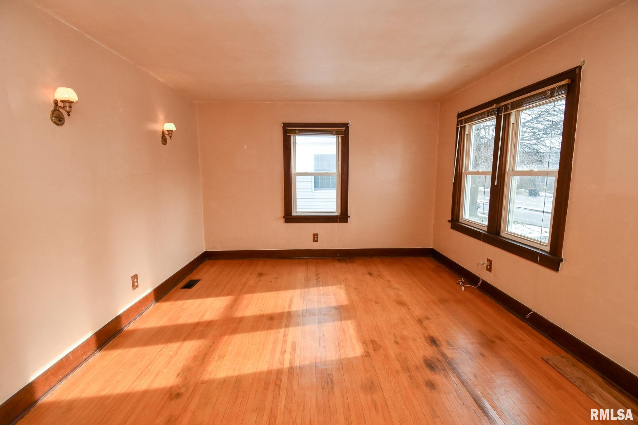 1005 Peoria Street Washington, IL 61571 - Photo 10 of 40