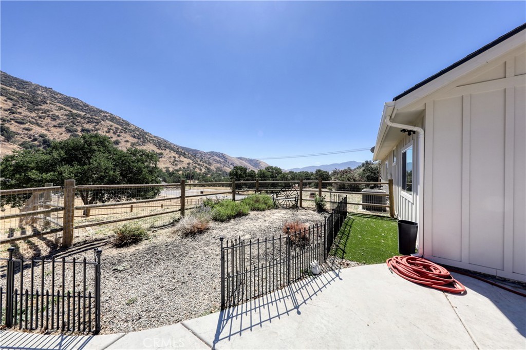 25904 Bear Valley Road Tehachapi, CA 93561 - Photo 54 of 66