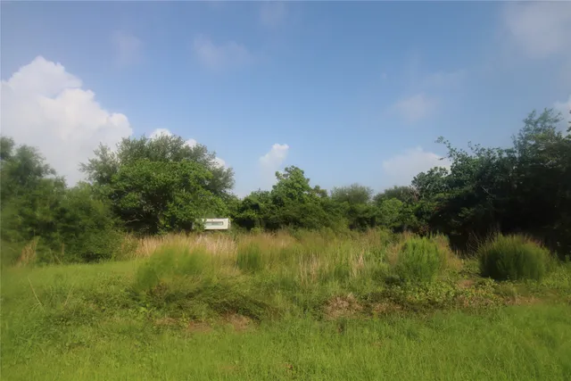 $28,499 | 100 Kelly Lane, Anahuac, TX 77514