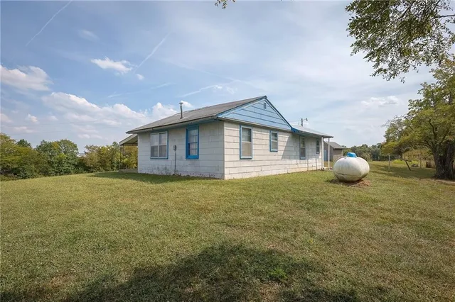 $210,000 | 13727 Norris Road, Rayville, MO 64084