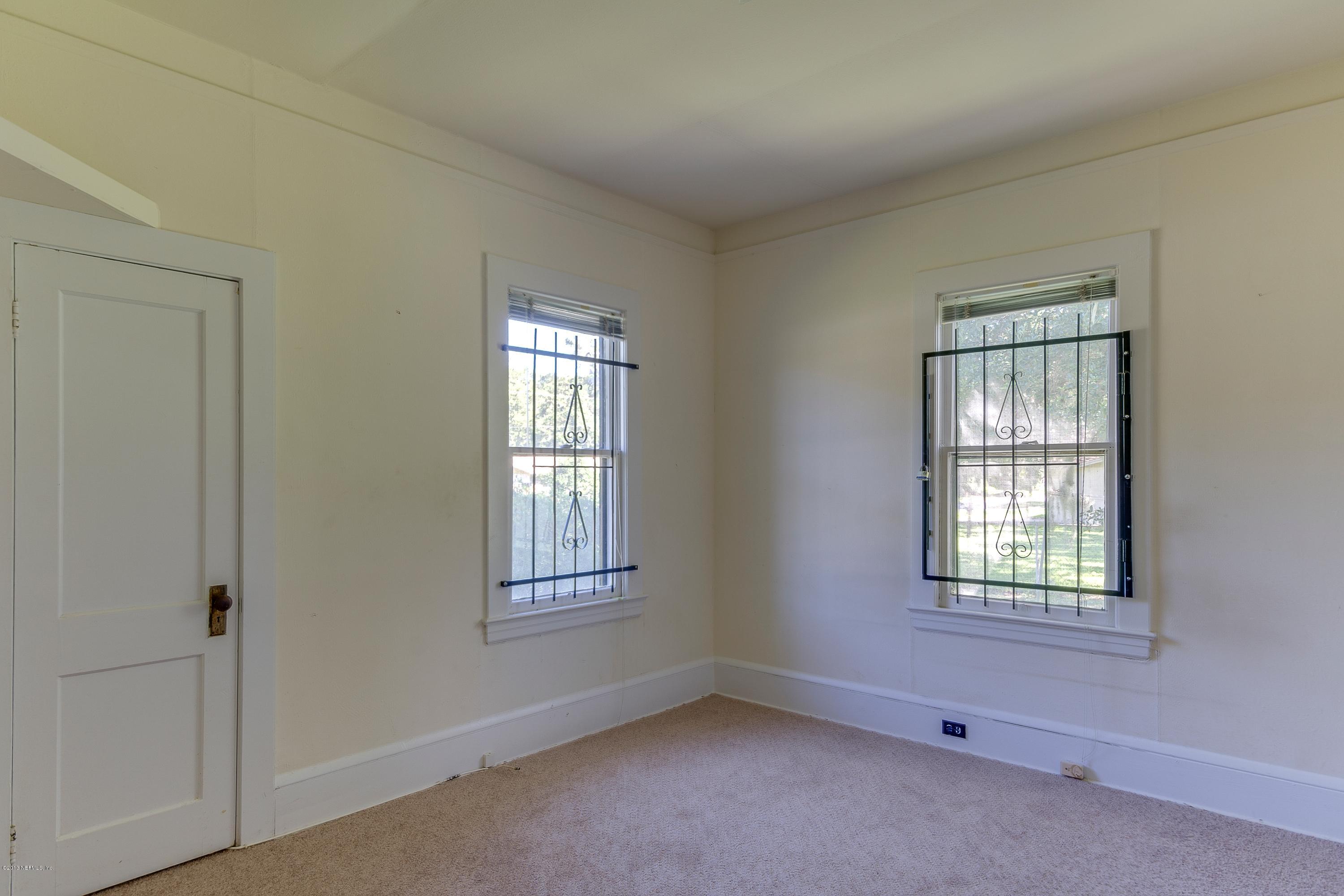 3543 Spring Glen Road Jacksonville, FL 32207 - Photo 15 of 21 15 -Back Bedroom