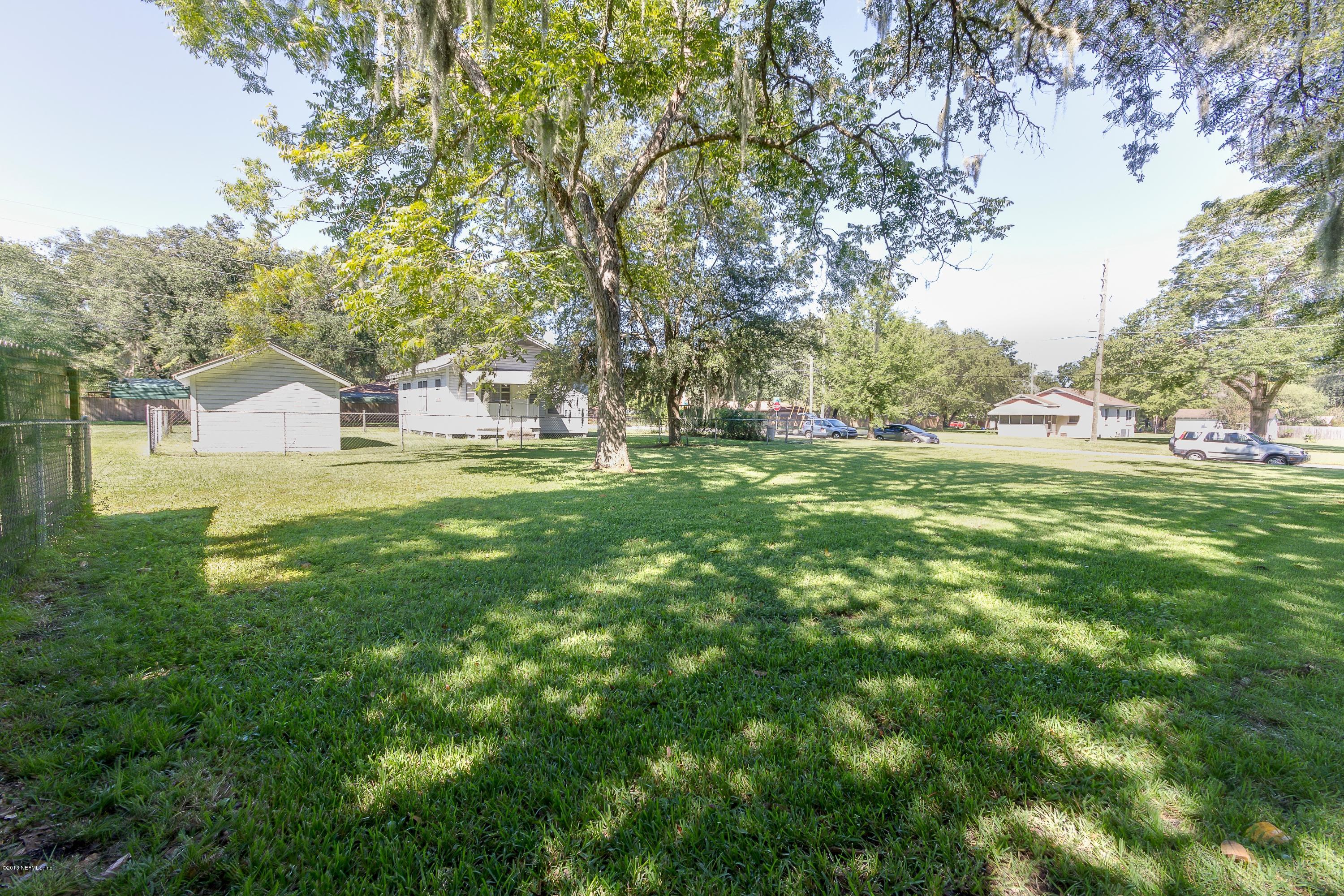 3543 Spring Glen Road Jacksonville, FL 32207 - Photo 4 of 21 4 - Back Corner View of Property