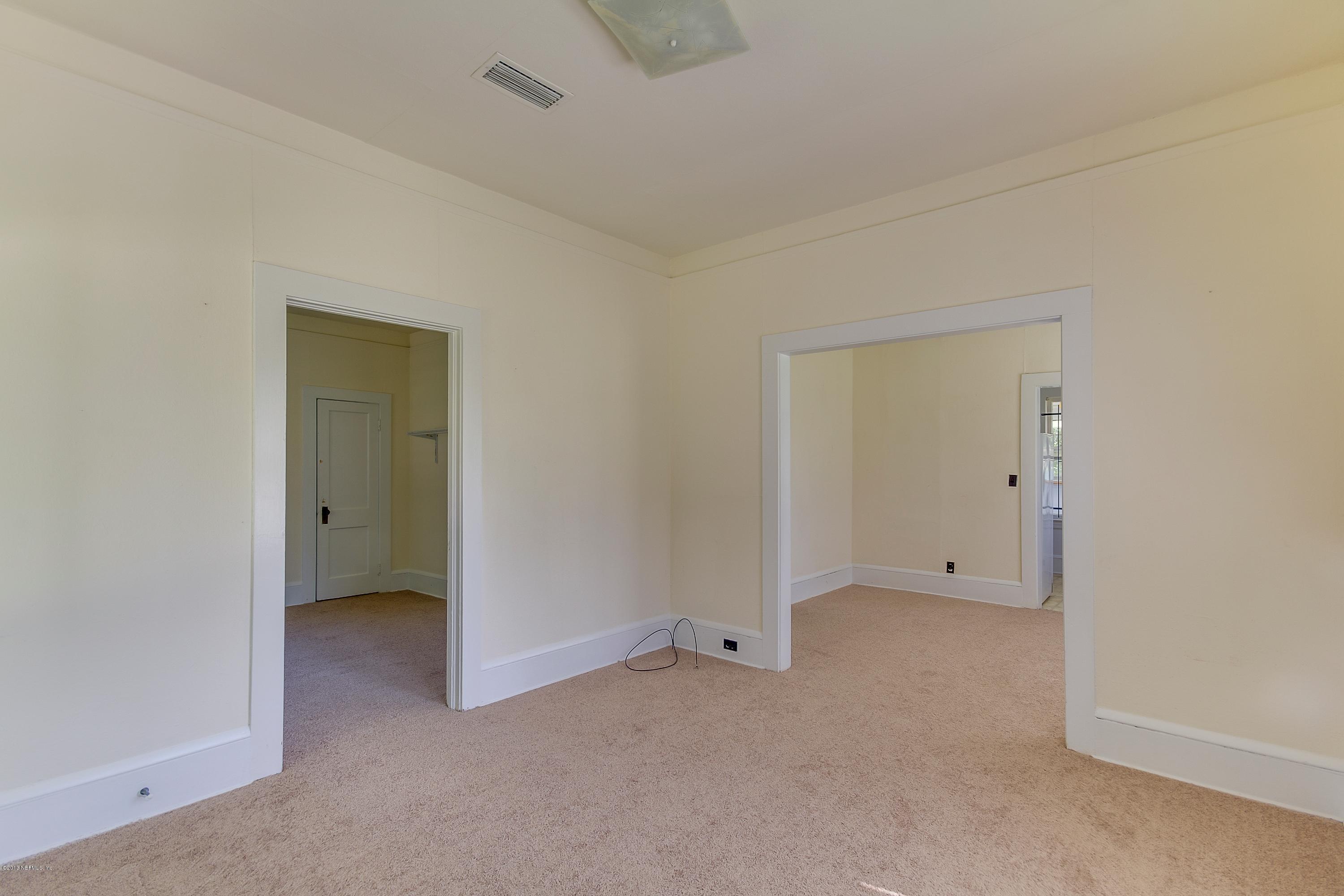 3543 Spring Glen Road Jacksonville, FL 32207 - Photo 8 of 21 8 - Living Room to Dining Room