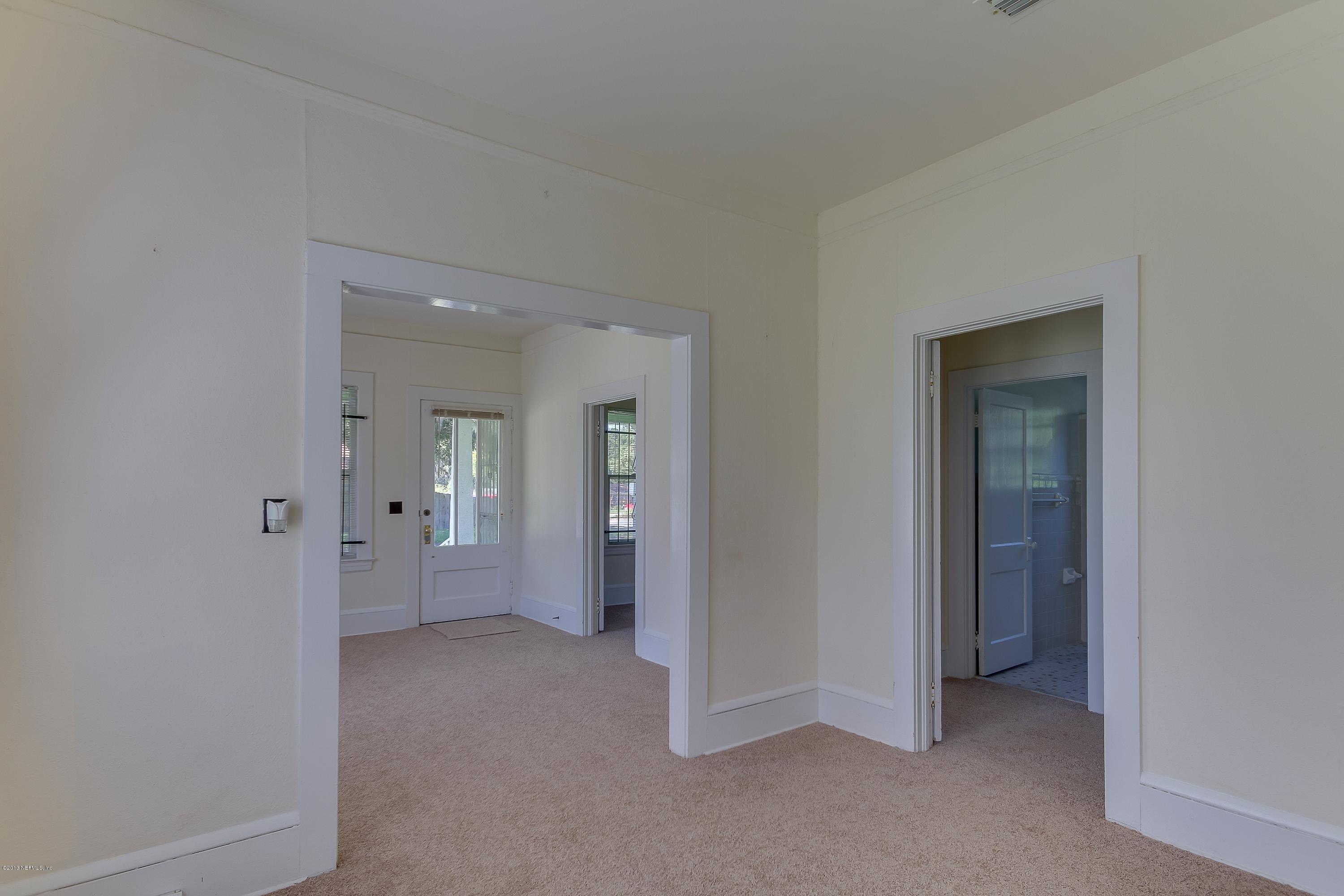 3543 Spring Glen Road Jacksonville, FL 32207 - Photo 9 of 21 9 - Dining Room to Living Room- Hall