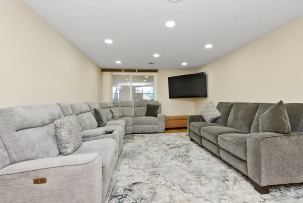 $414,999 | 8037 McVicker Avenue, Burbank, IL 60459