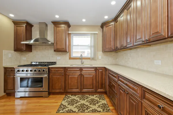$414,999 | 8037 McVicker Avenue, Burbank, IL 60459
