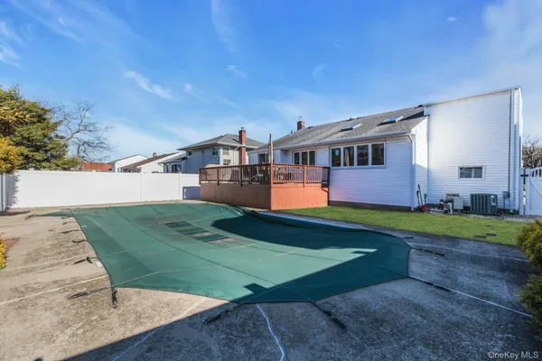 $949,000 | 2505 Walters Court, Bellmore, NY 11710