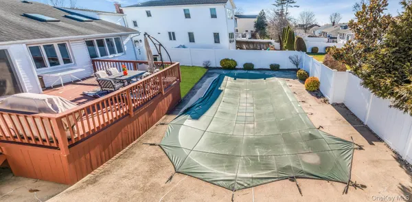 $949,000 | 2505 Walters Court, Bellmore, NY 11710