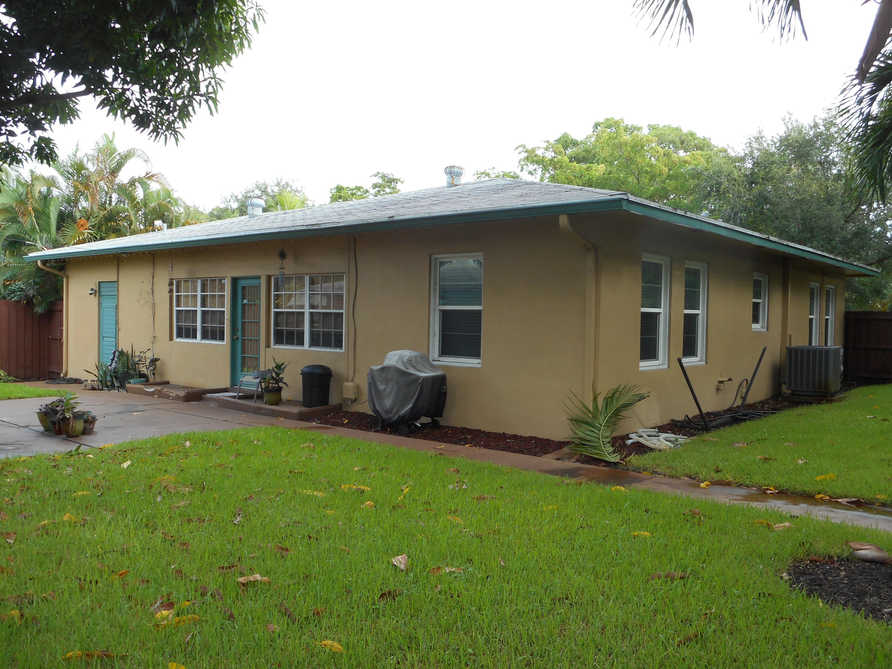 800 Avon Road West Palm Beach, FL 33401 - Photo 2 of 23 DSCN3960
