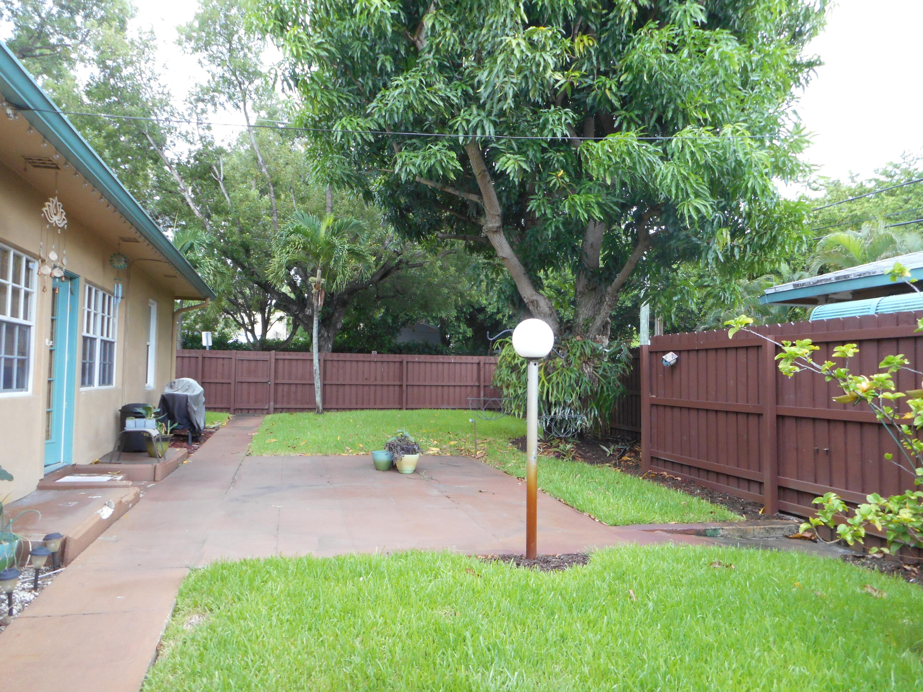 800 Avon Road West Palm Beach, FL 33401 - Photo 4 of 23 DSCN3968