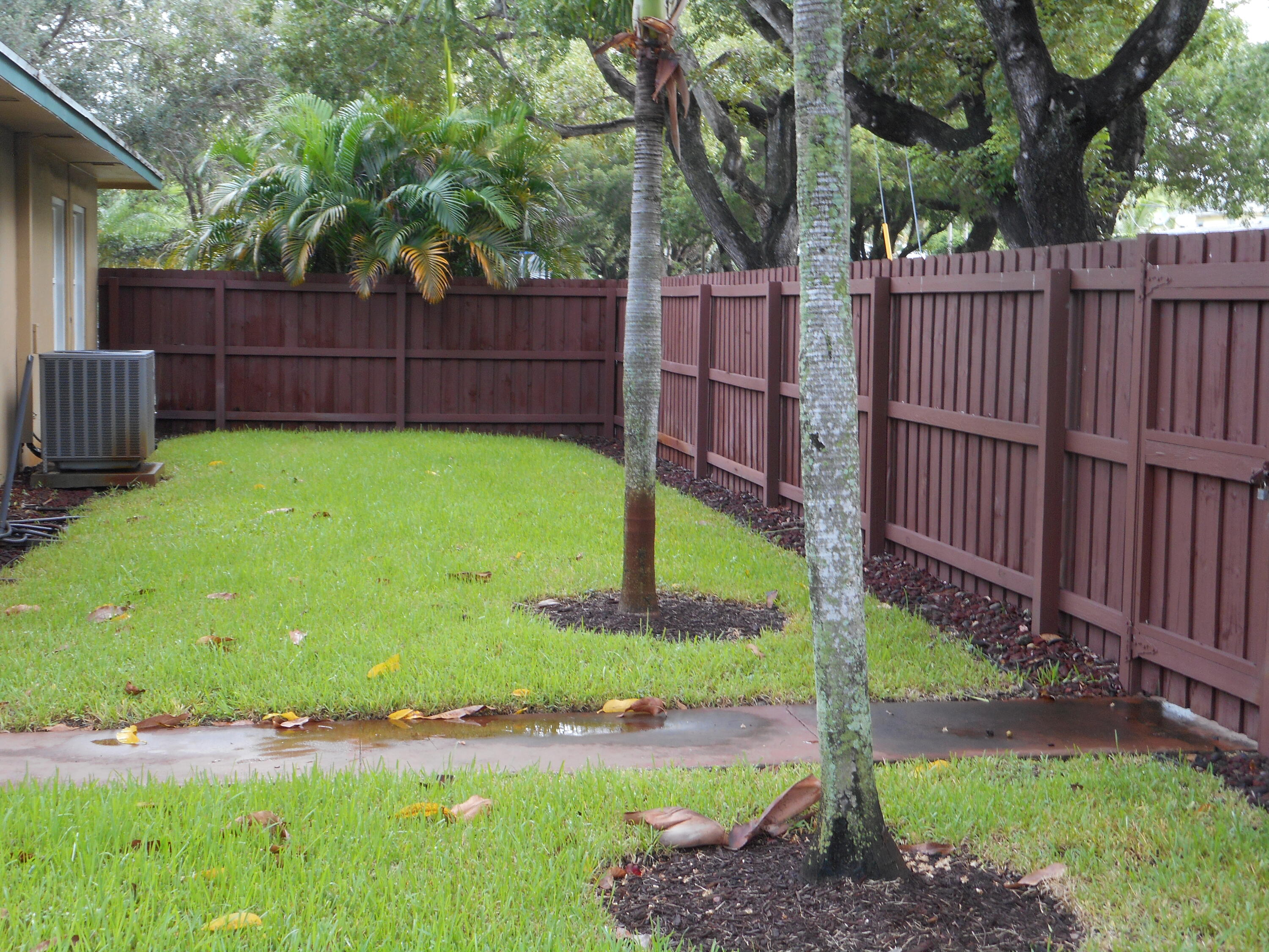 800 Avon Road West Palm Beach, FL 33401 - Photo 5 of 23 DSCN3958
