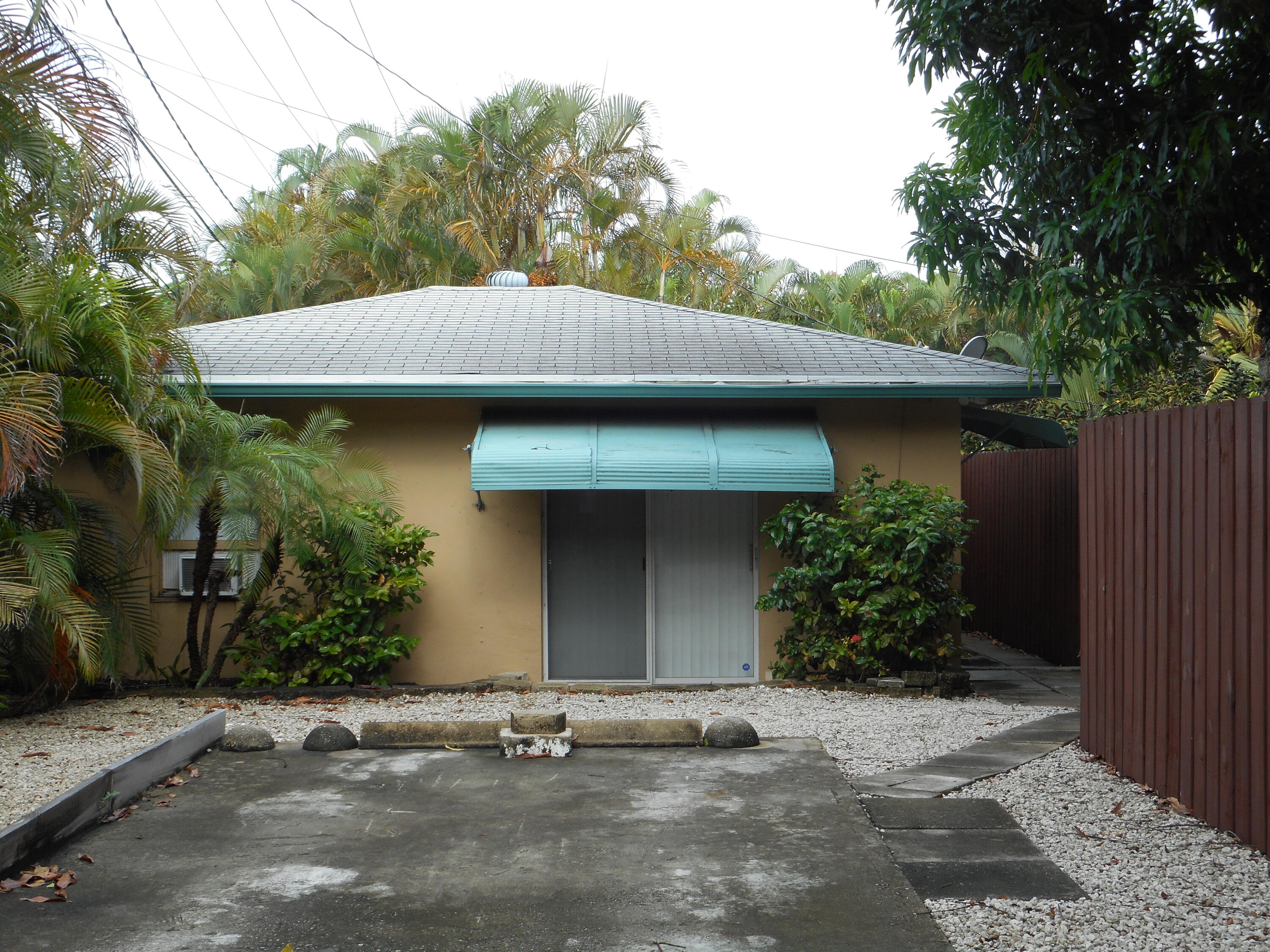 800 Avon Road West Palm Beach, FL 33401 - Photo 6 of 23 DSCN3956