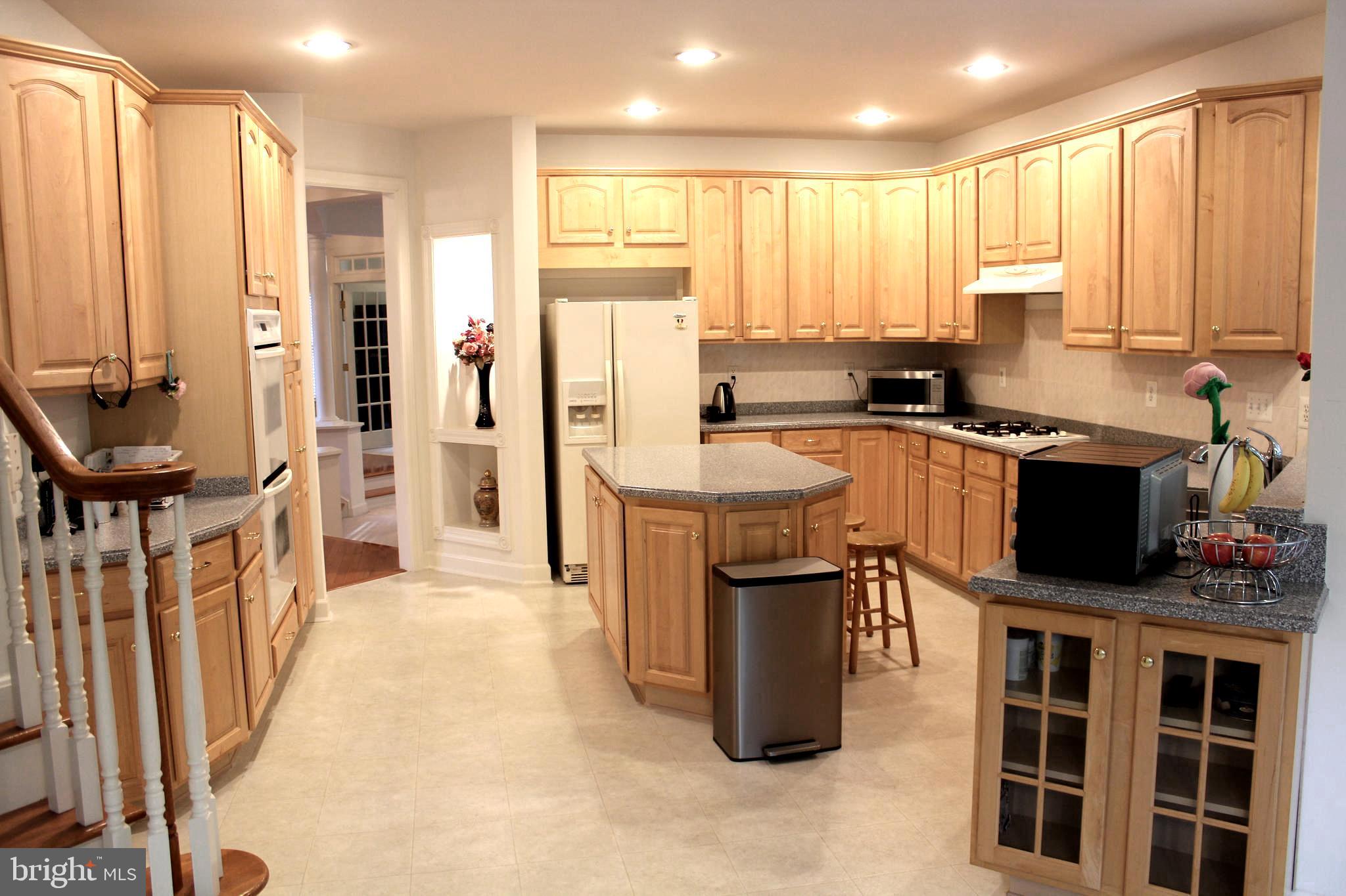 14232 Reed Farm Way North Potomac, MD 20878 - Photo 34 of 95 Kitchen