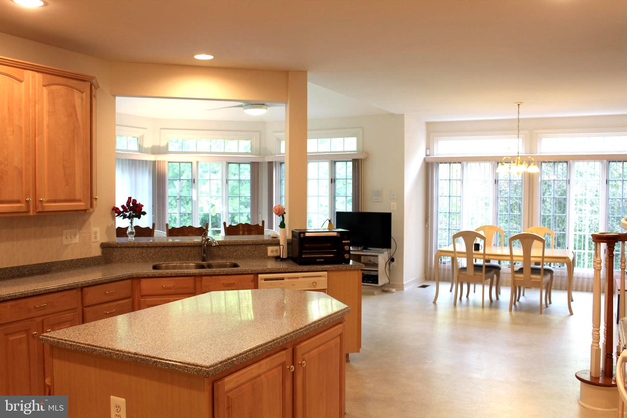 14232 Reed Farm Way North Potomac, MD 20878 - Photo 35 of 95 Kitchen