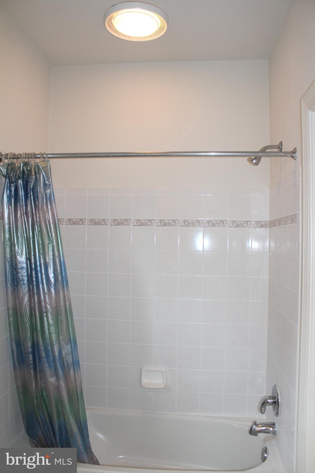 14232 Reed Farm Way North Potomac, MD 20878 - Photo 52 of 95 2nd Floor: Bathroom2