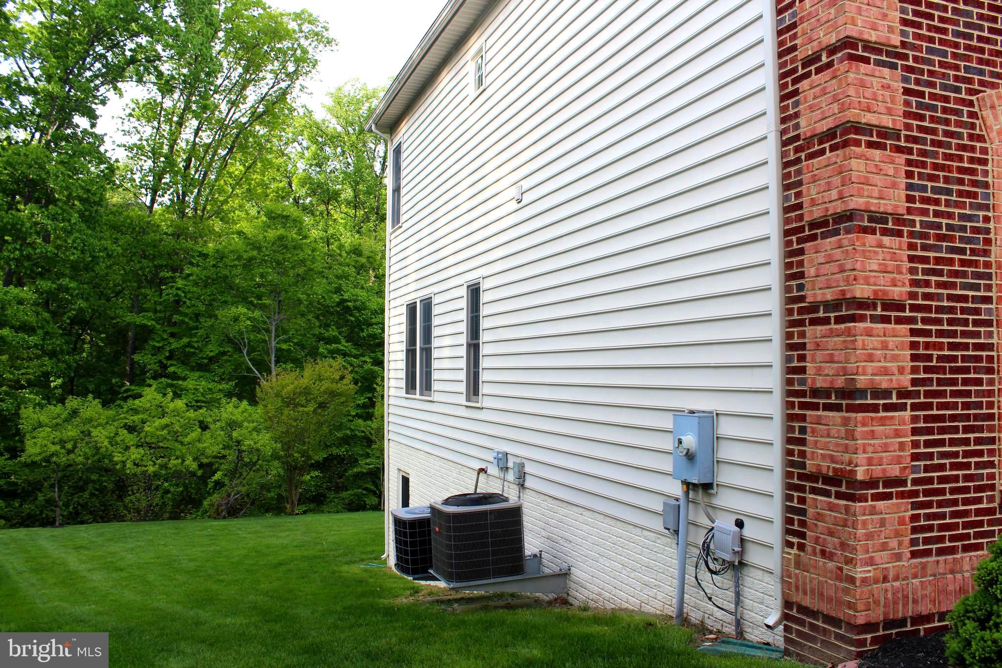 14232 Reed Farm Way North Potomac, MD 20878 - Photo 8 of 95 backyard