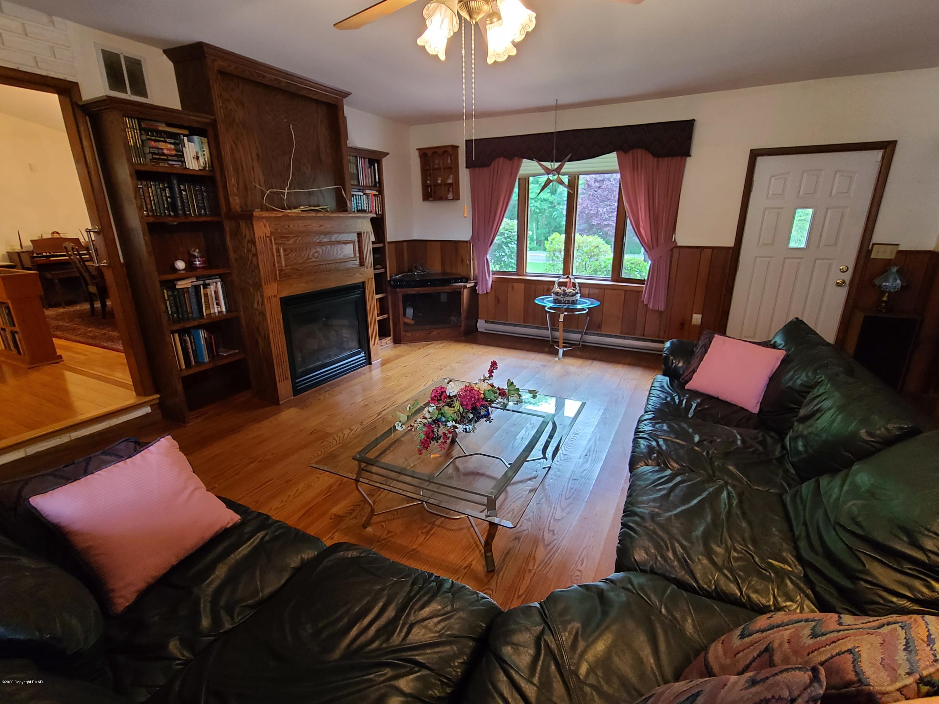 380 Cherry Lane Road Tannersville, PA 18372 - Photo 15 of 25 Family Room