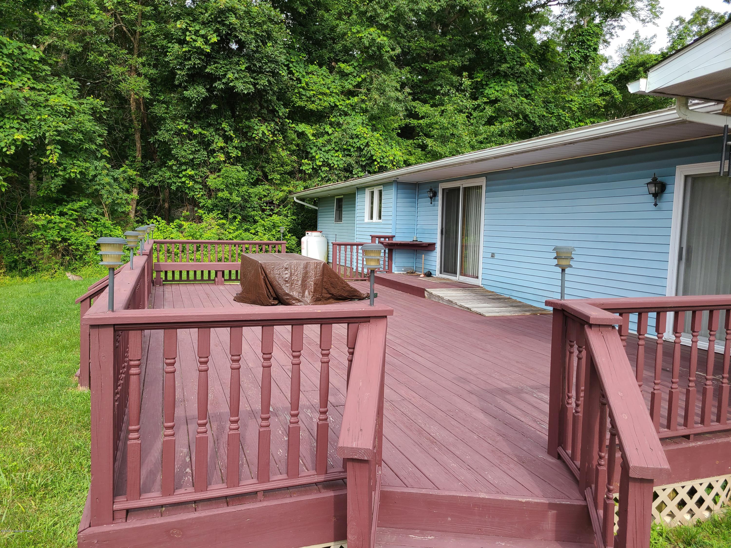 380 Cherry Lane Road Tannersville, PA 18372 - Photo 7 of 25 Entertainment Deck