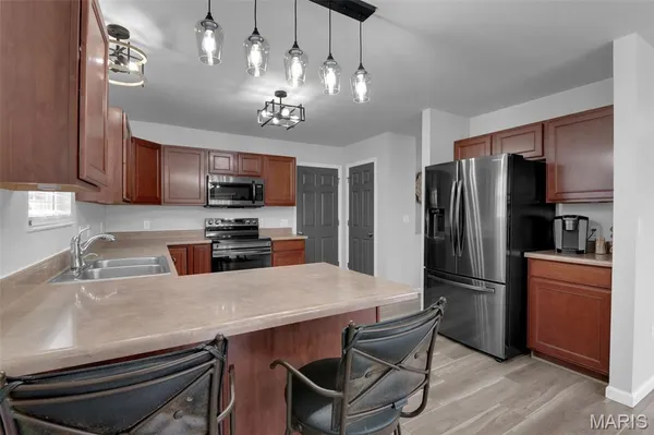 $379,000 | 1040 Stonewick Court, Herculaneum, MO 63048