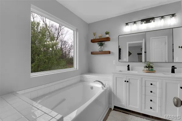 $379,000 | 1040 Stonewick Court, Herculaneum, MO 63048