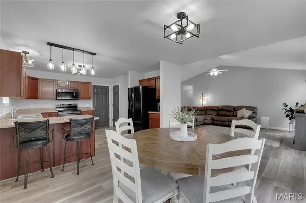 $379,000 | 1040 Stonewick Court, Herculaneum, MO 63048