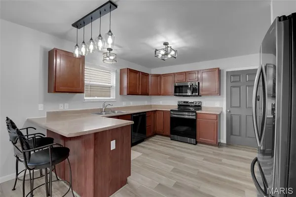 $379,000 | 1040 Stonewick Court, Herculaneum, MO 63048