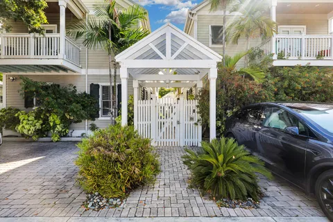 $1,115,000 | 713 Emma Street, Unit 1, Key West, FL 33040