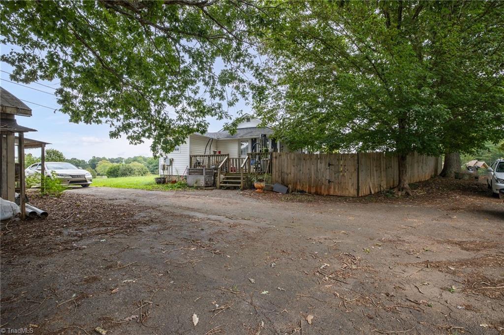 844 Hill Road Lexington, NC 27292 - Photo 4 of 17 Gallery Image 4