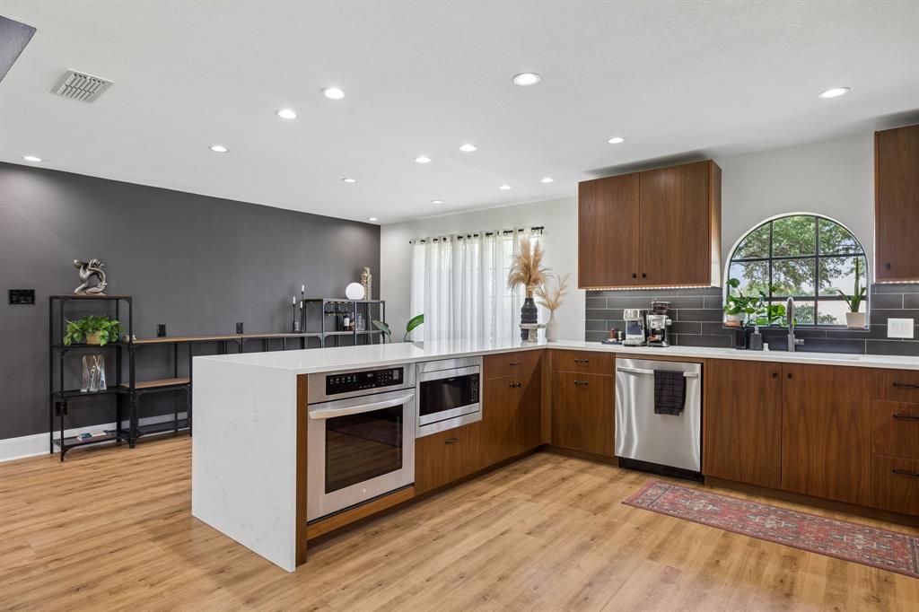 8839 Kingsley Road Dallas, TX 75231 - Photo 11 of 36 Gallery Image 11