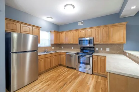 $228,000 | 10410 East 45th Terrace, Kansas City, MO 64133