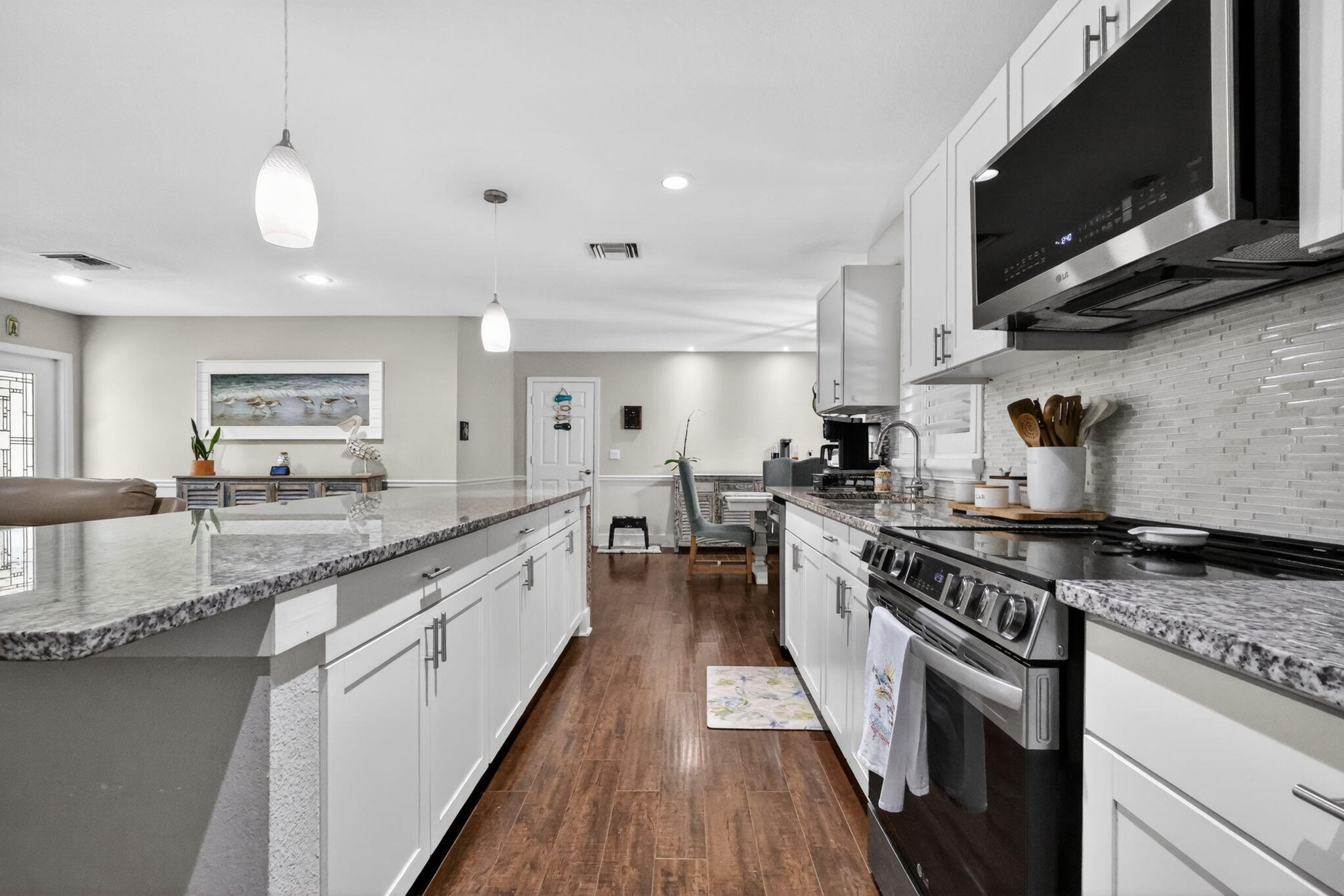 2843 Worcester Road Lake Worth, FL 33462 - Photo 5 of 24 Kitchen
