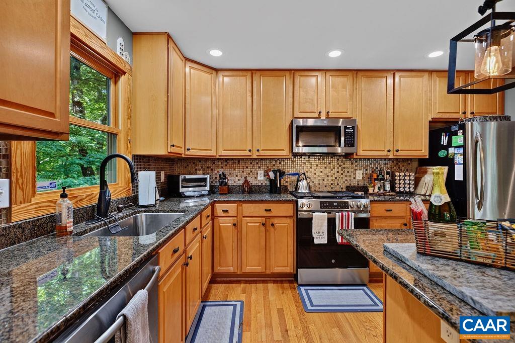 1300 Blue Ridge Drive Roseland, VA 22967 - Photo 23 of 48