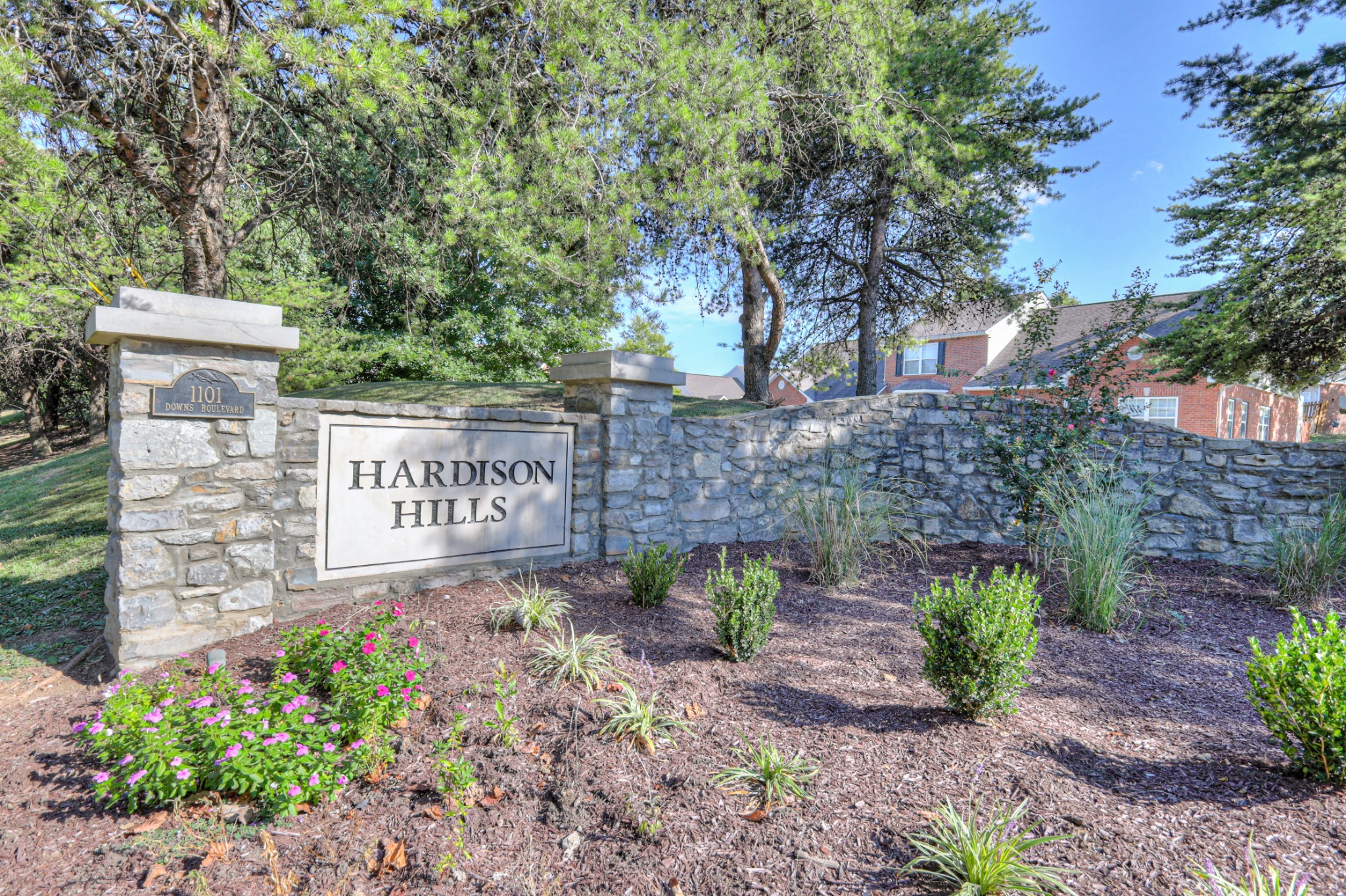 1101 Downs Boulevard, Unit 147 Franklin, TN 37064 - Photo 5 of 26 a sign on the side of the road