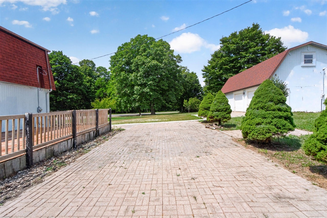 18600 Manitou Road Addison, MI 49220 - Photo 7 of 55 Gallery Image 7