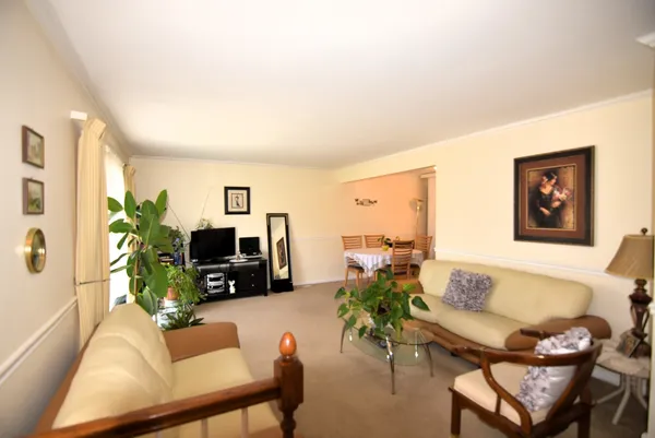 $230,000 | 7734 Woodward Avenue, Unit 5, Woodridge, IL 60517